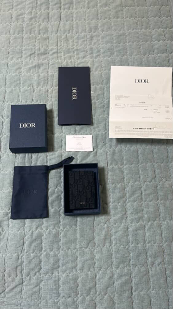 디올 오브리크 지갑